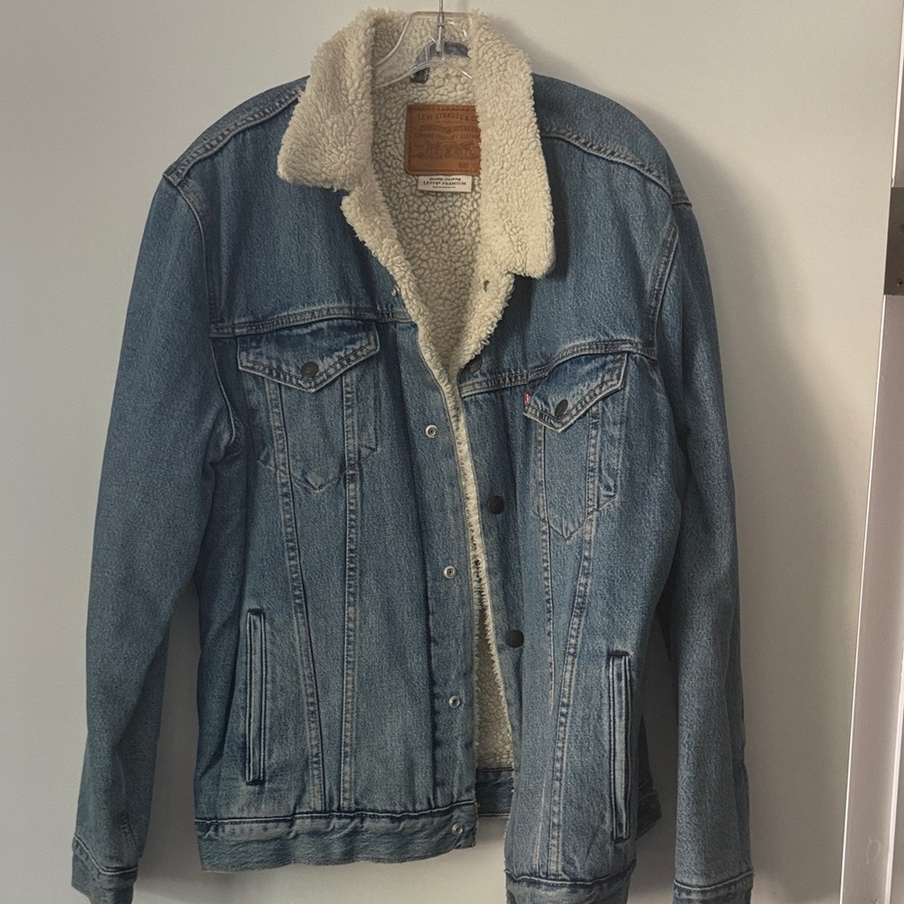 Levi's Light Blue Denim Jacket with Cream Sherpa Lining